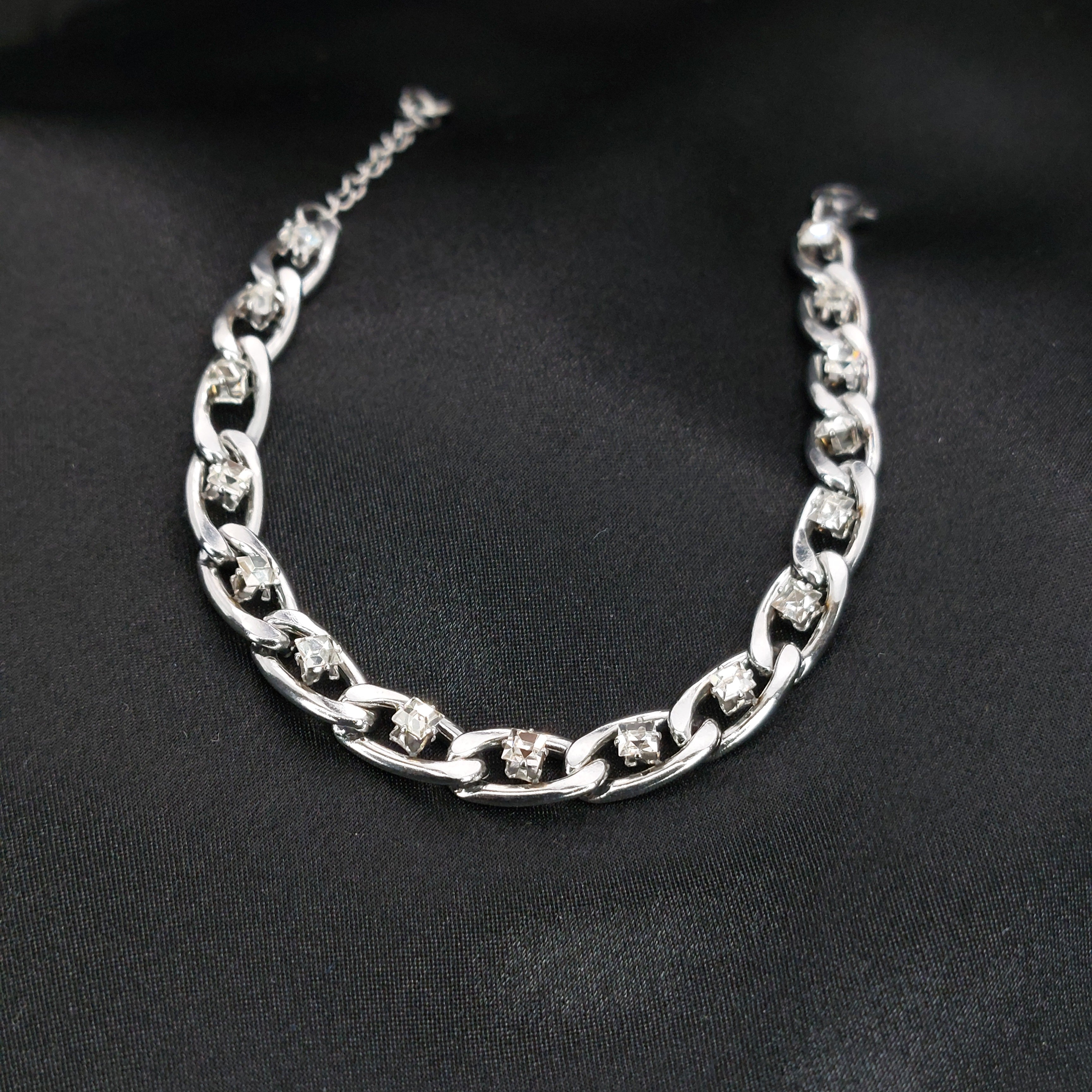 Καδένα με διαμάντια