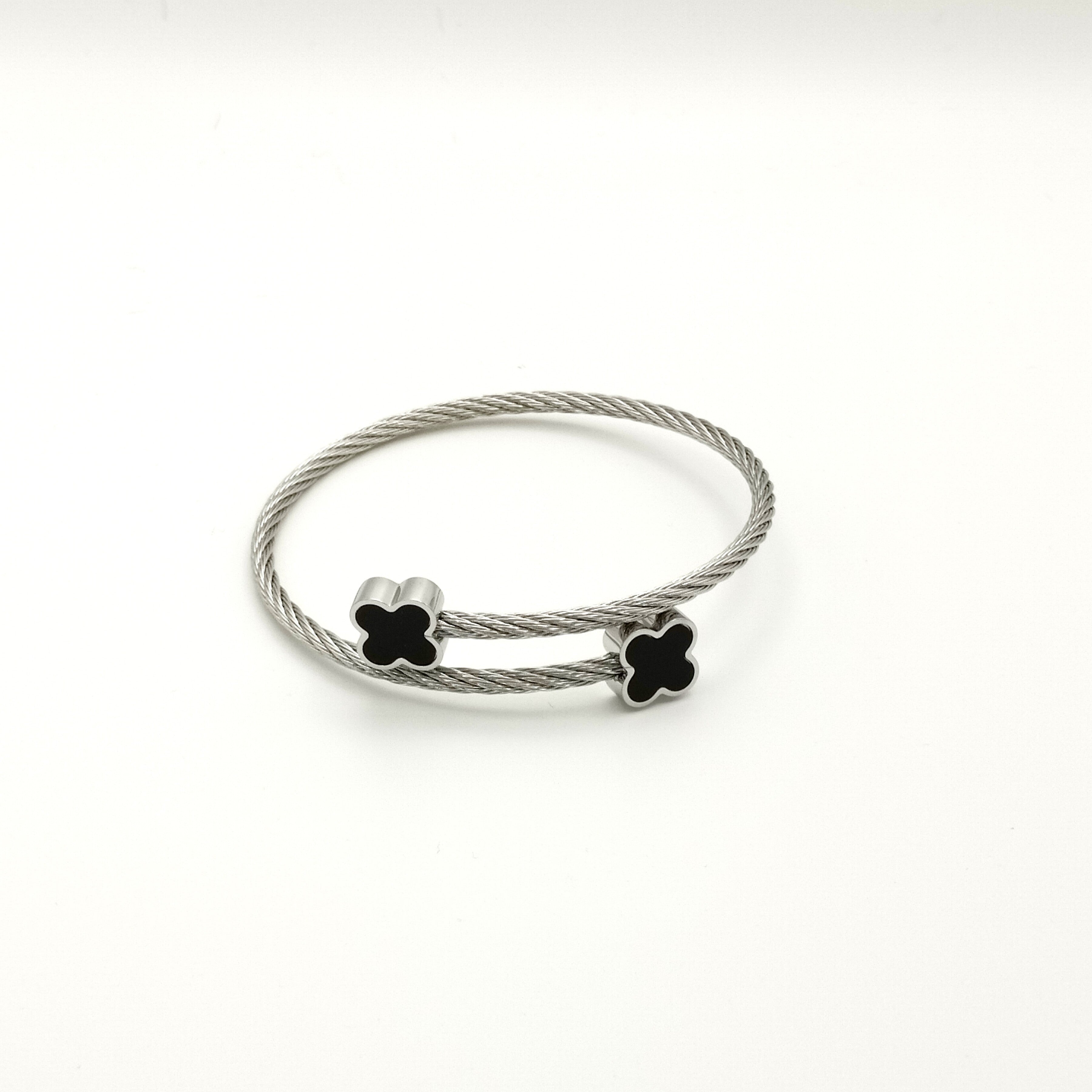 Χειροπέδα με πλεξούδα και σταυρό