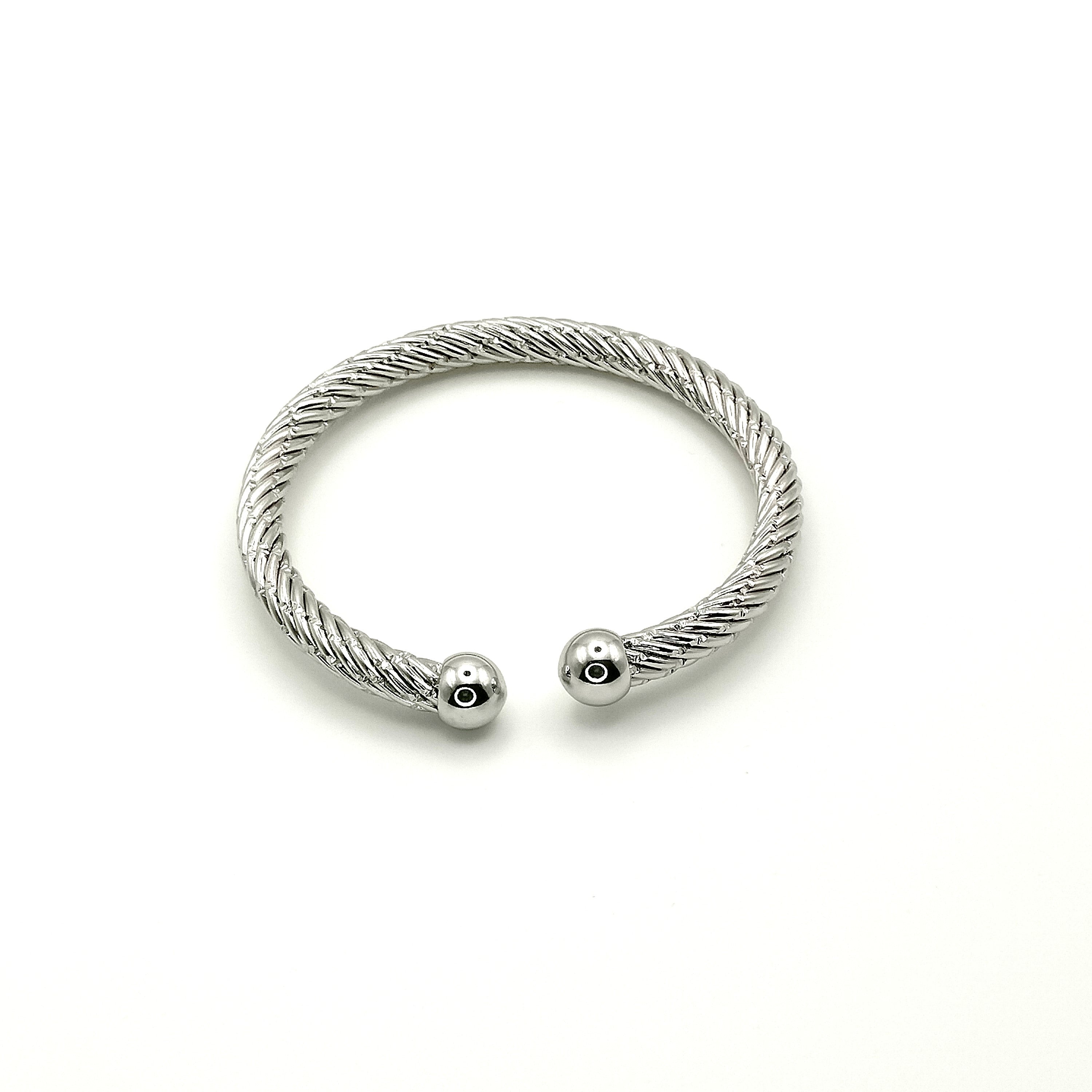 Χειροπέδα με χοντρή πλεξούδα