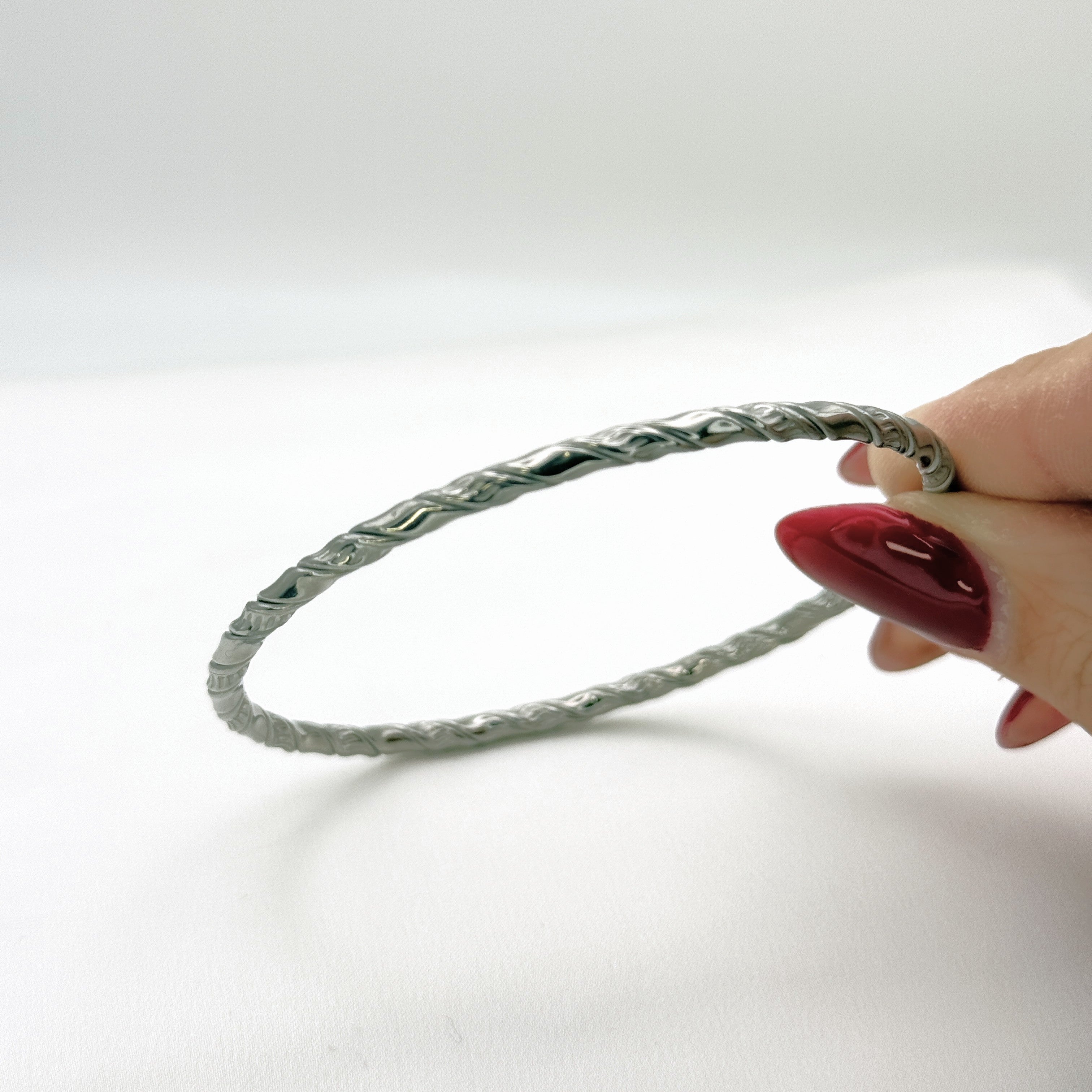 Minimal Bangle Με Κυματιστό Σχέδιο