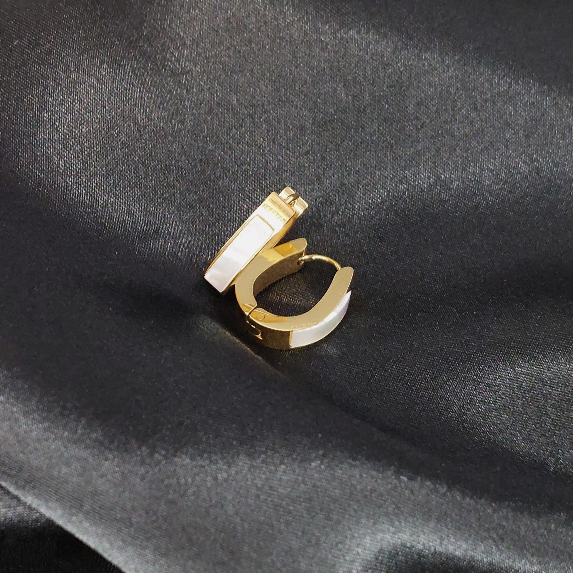 Σκουλαρίκια οβάλ με λευκό στοιχείο