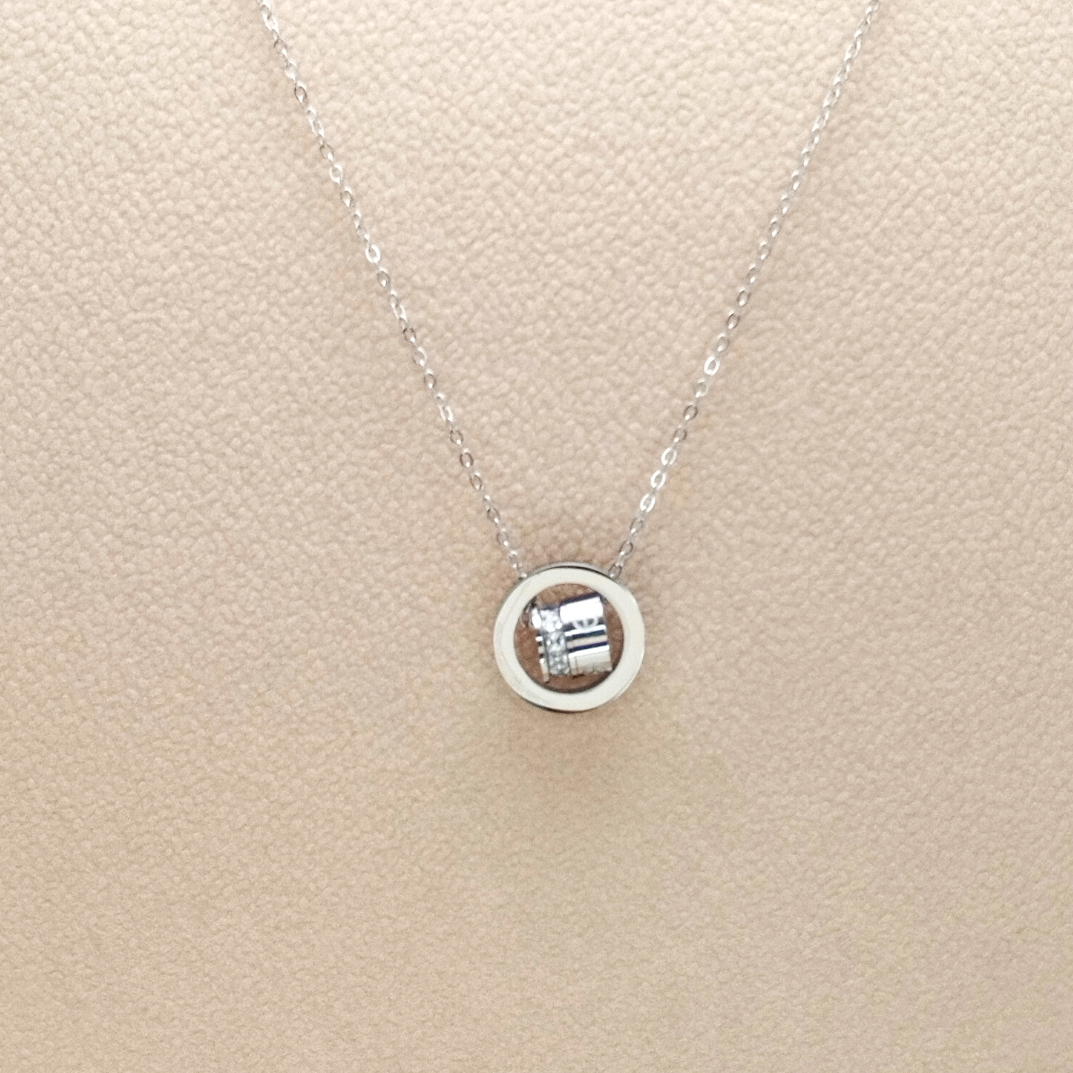 Κολιέ με στρογγυλό στοιχείο