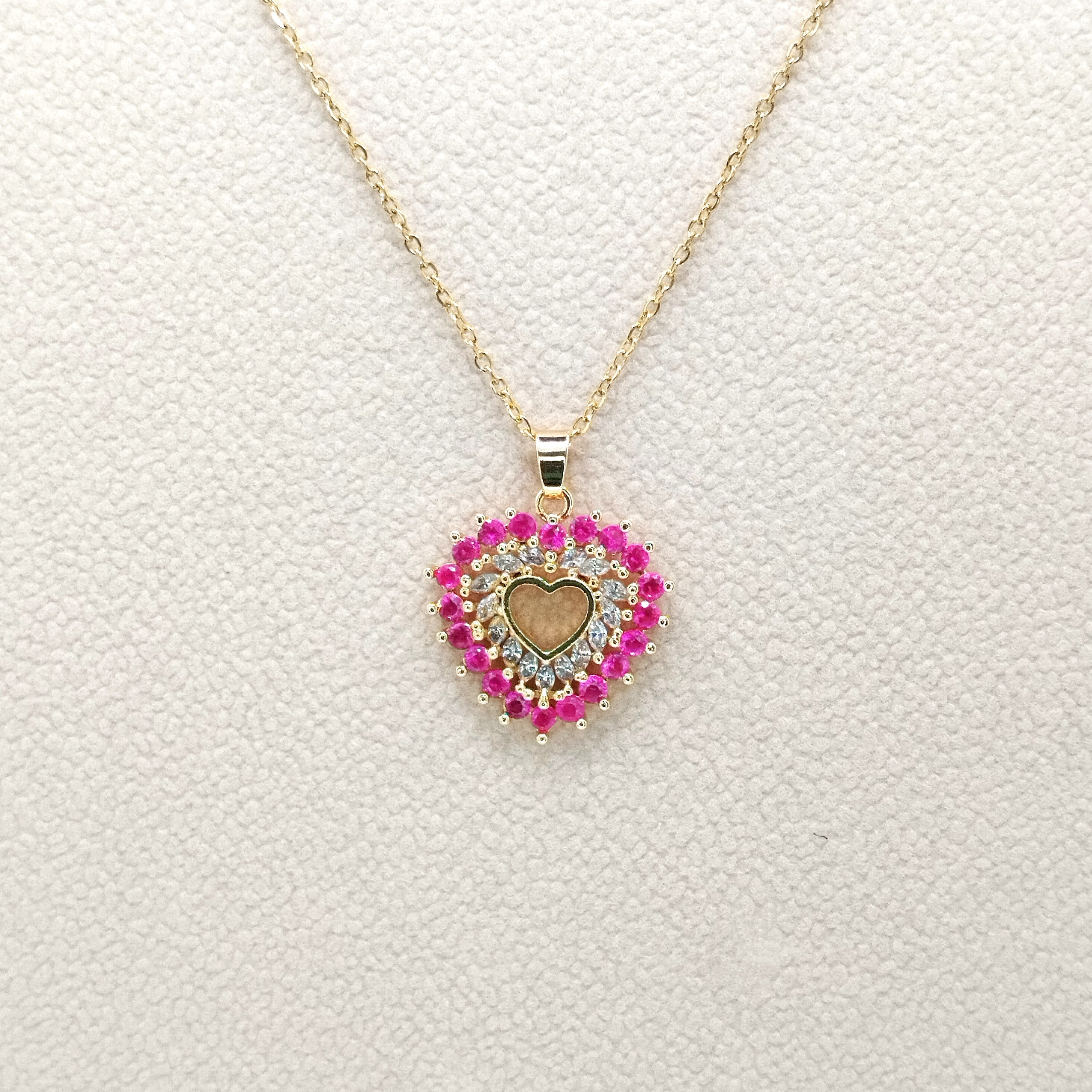 Κολιέ σε σχήμα καρδιάς
