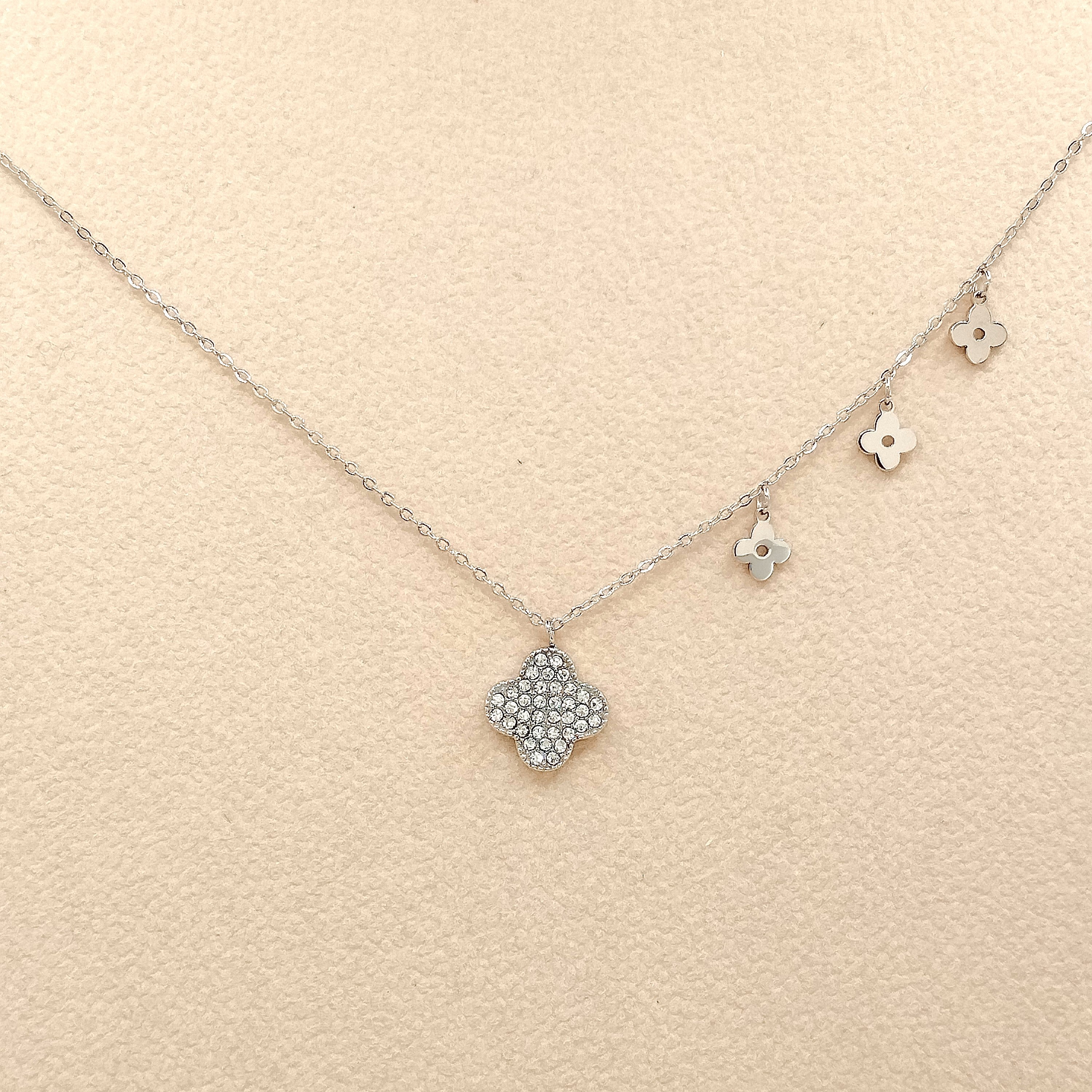 Κολιέ σταυρός με διαμαντάκια