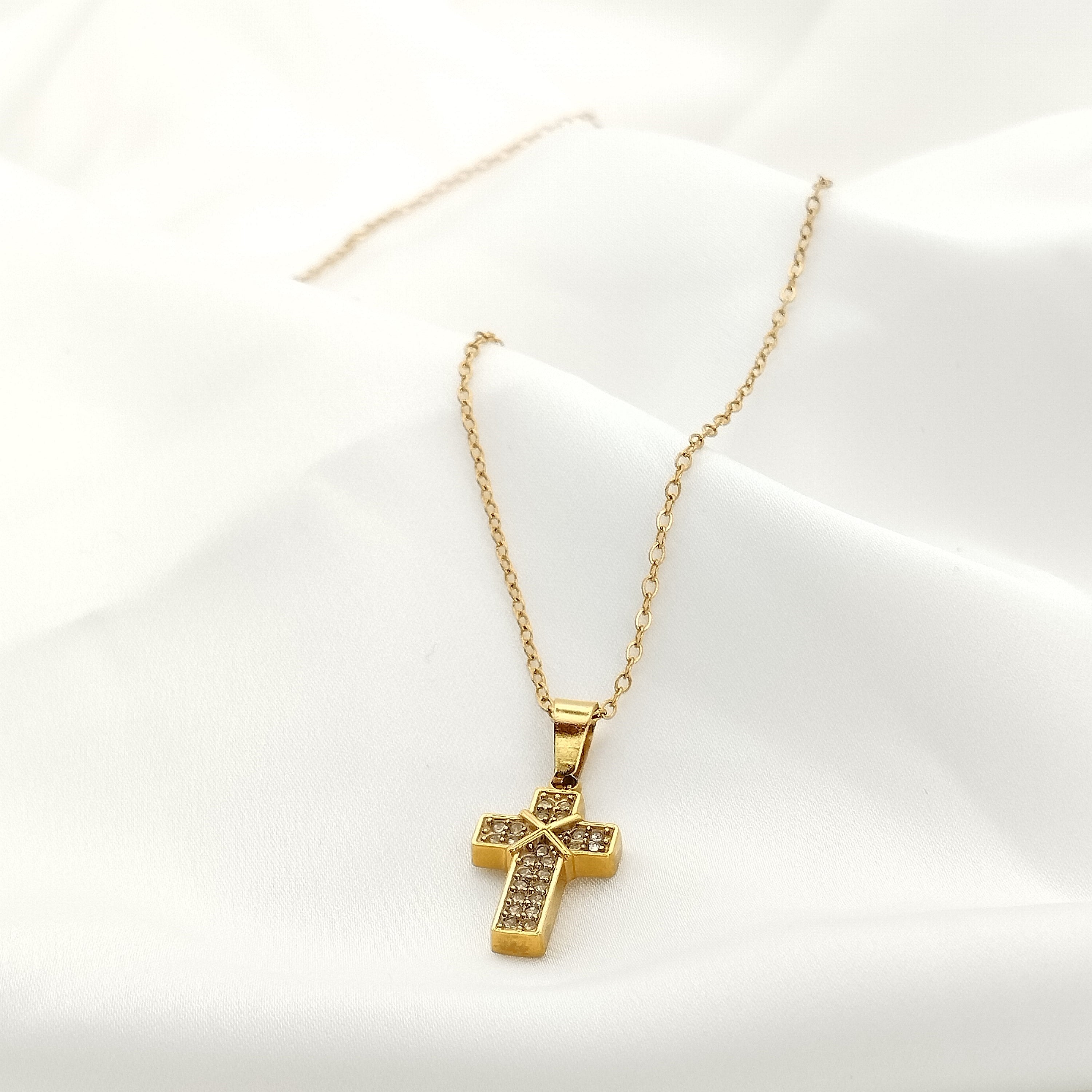 Κολιέ με σταυρό μικρό