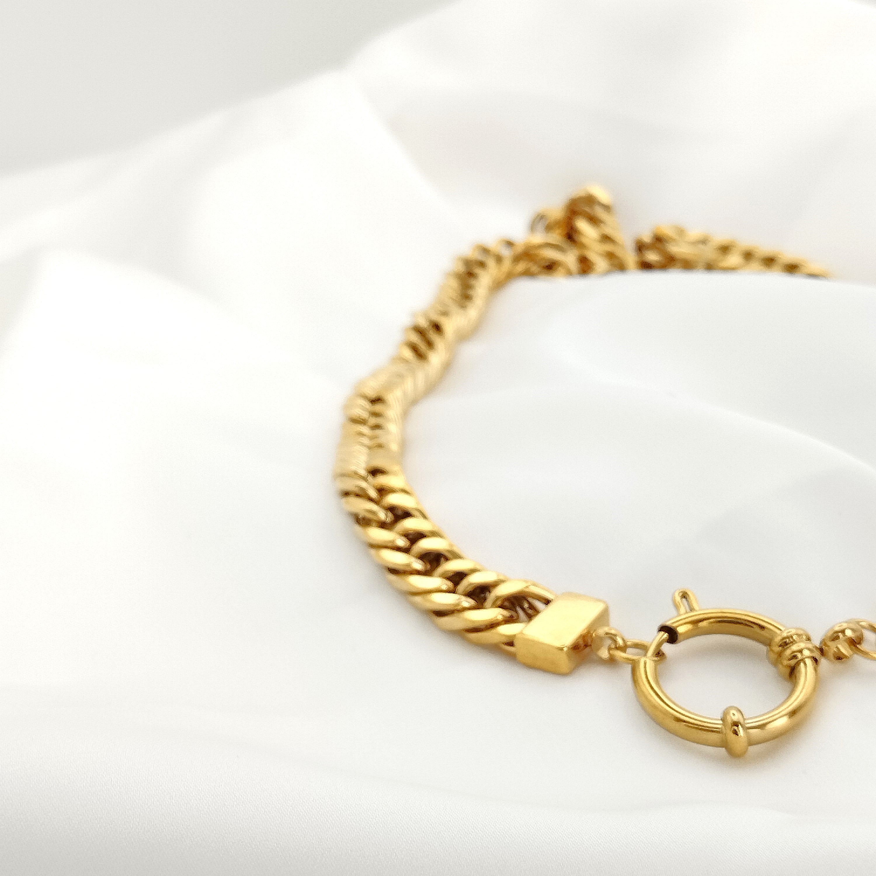 Κολιέ καδένα με πλεκτή αλυσίδα