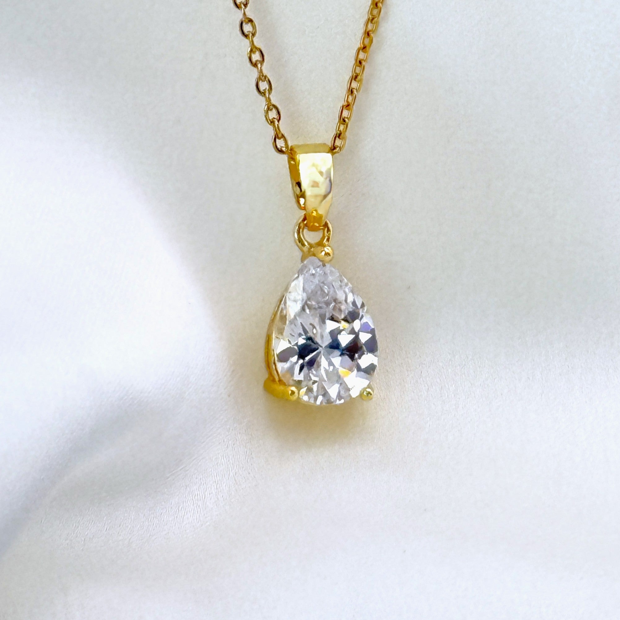 Κολιέ Ατσάλινο Μονόπετρο Ζιργκόν Σχέδιο Δάκρυ