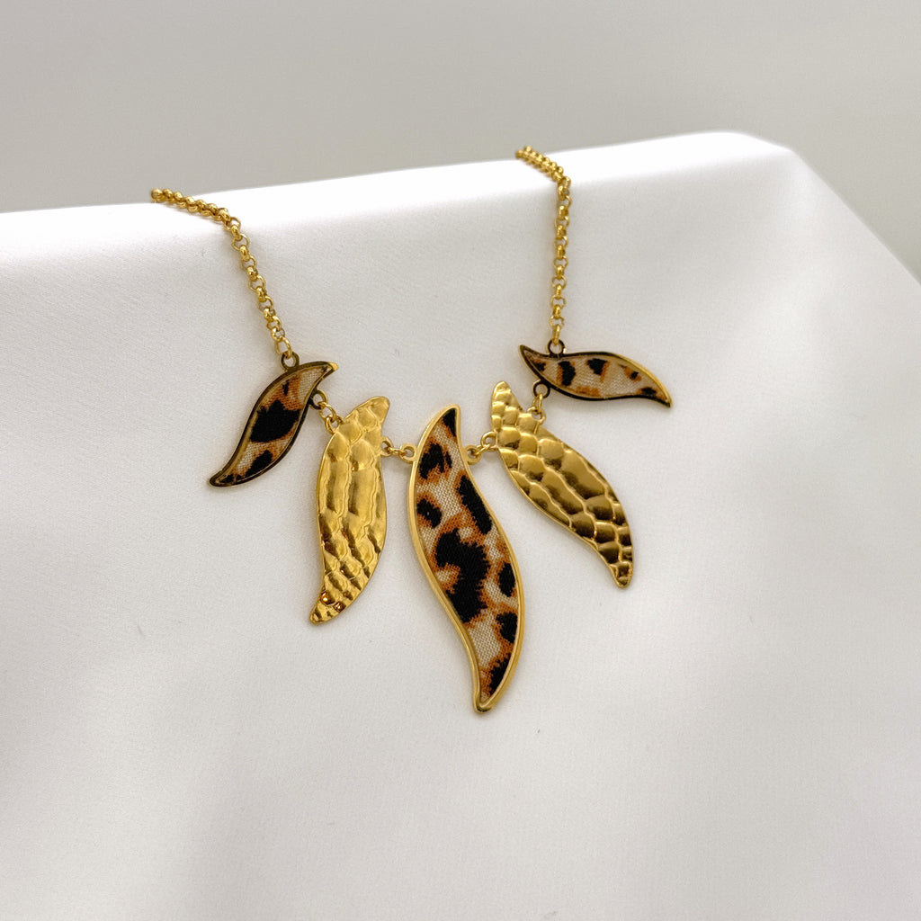 Κολιέ Ατσάλινο Statement Φύλλα Με Leopard Print