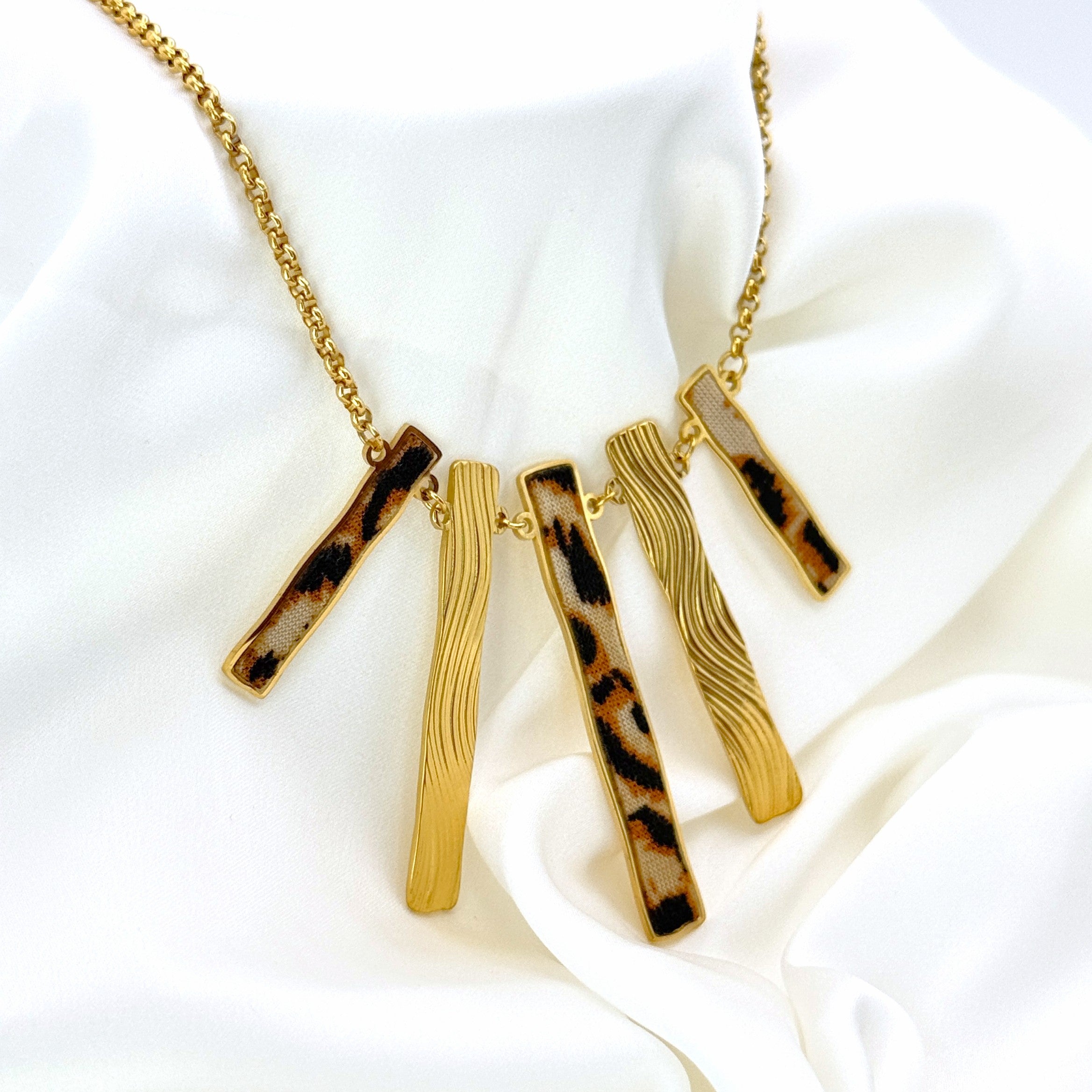 Κολιέ Ατσάλινο Τσόκερ Με Μπάρες Leopard Print