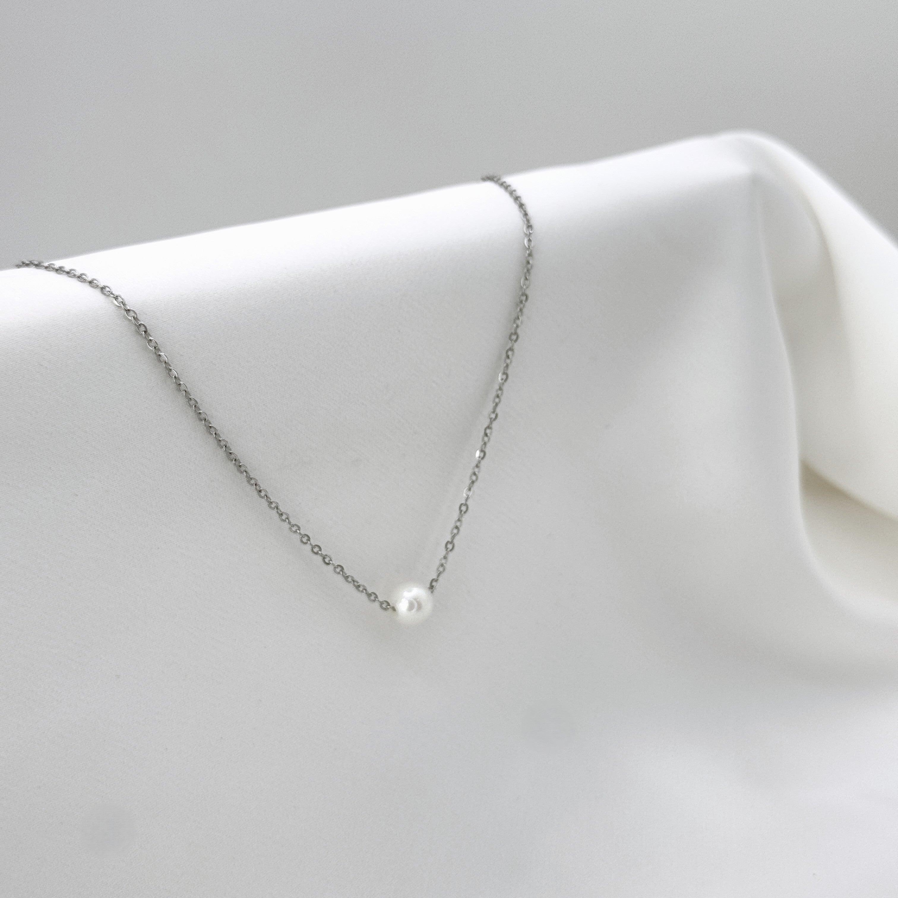 Minimal Κολιέ Με Μία Μικρή Λευκή Πέρλα