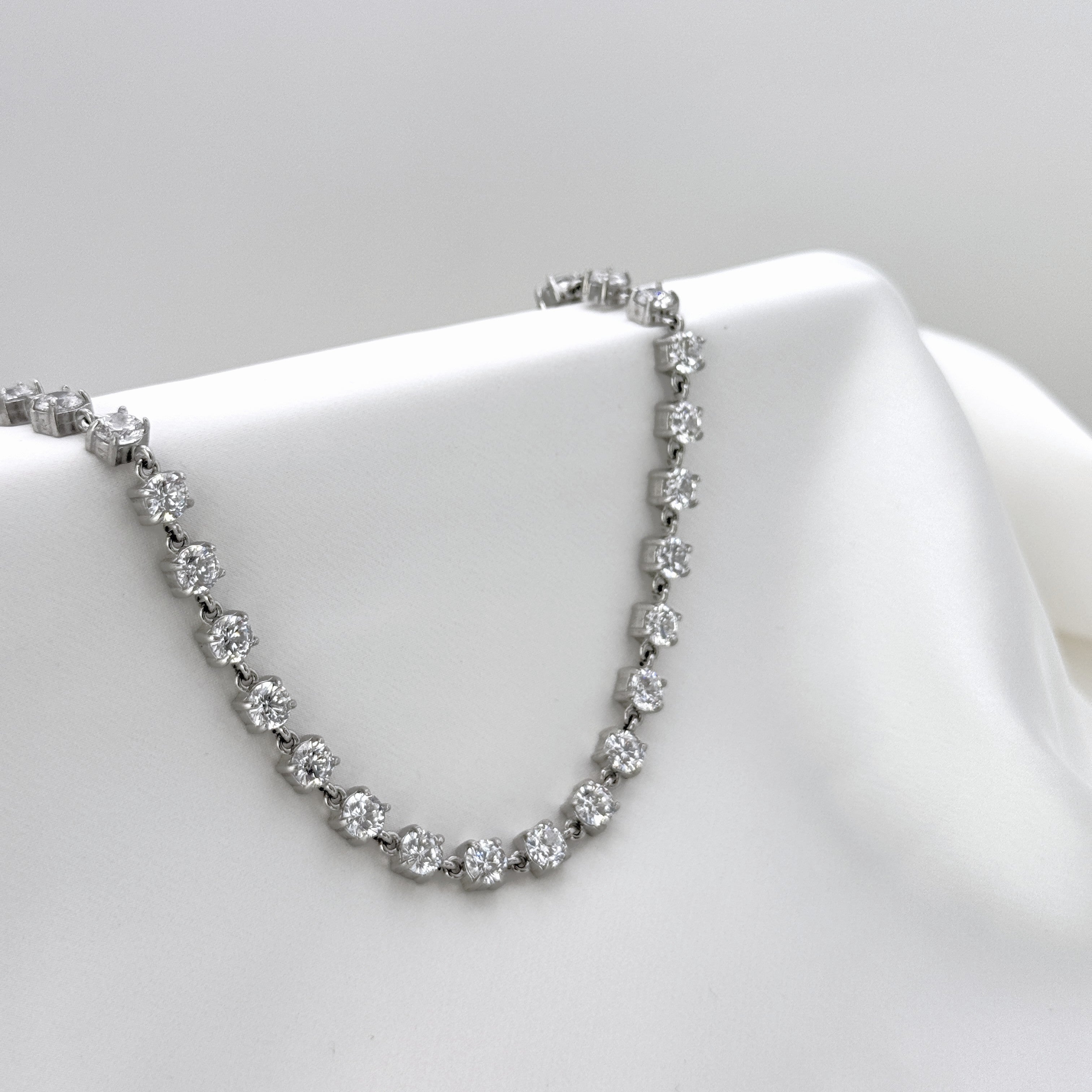 Κολιέ Με Baroque Μαργαριτάρια Και Λεπτή Αλυσίδα