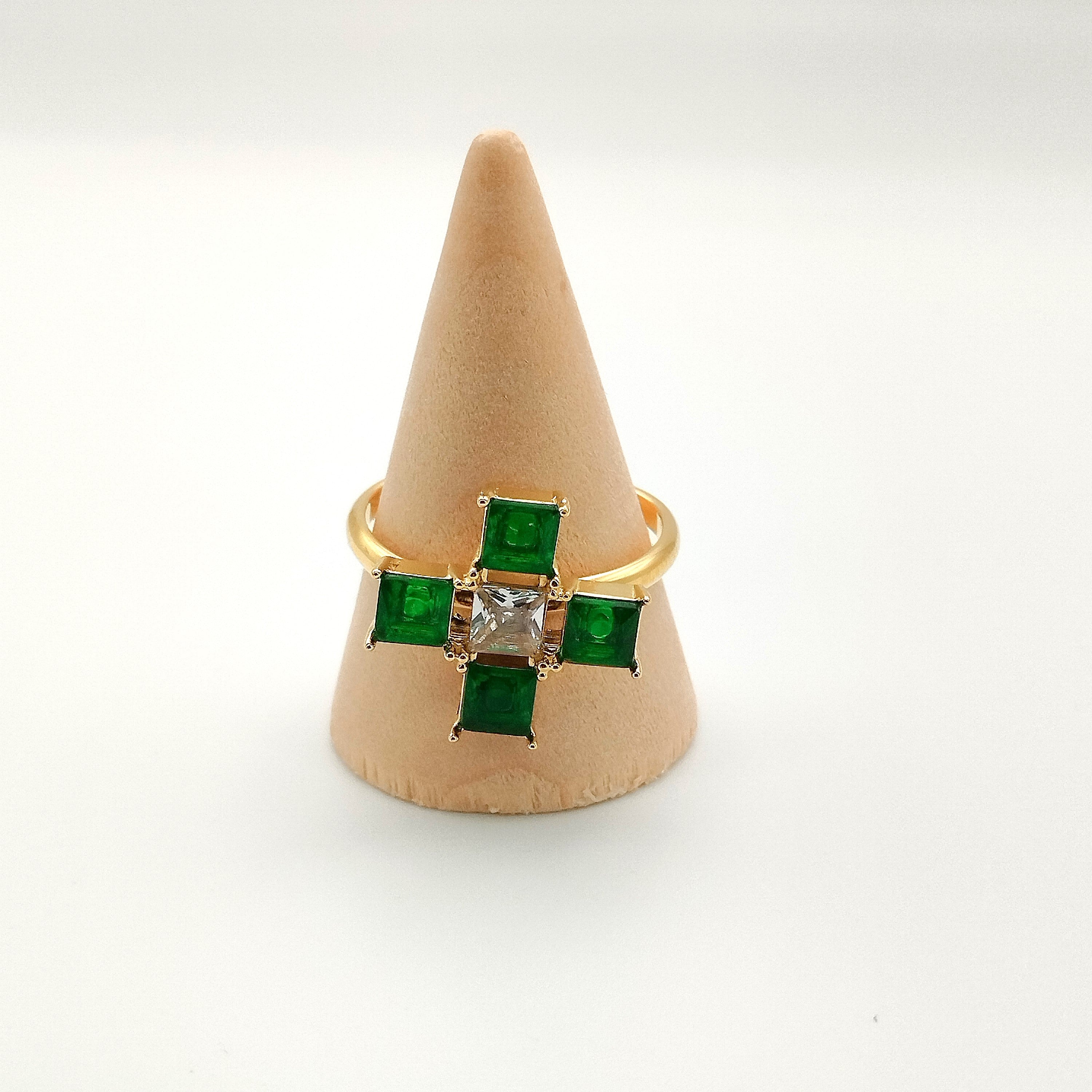 Δαχτυλίδι με πράσινο σταυρό