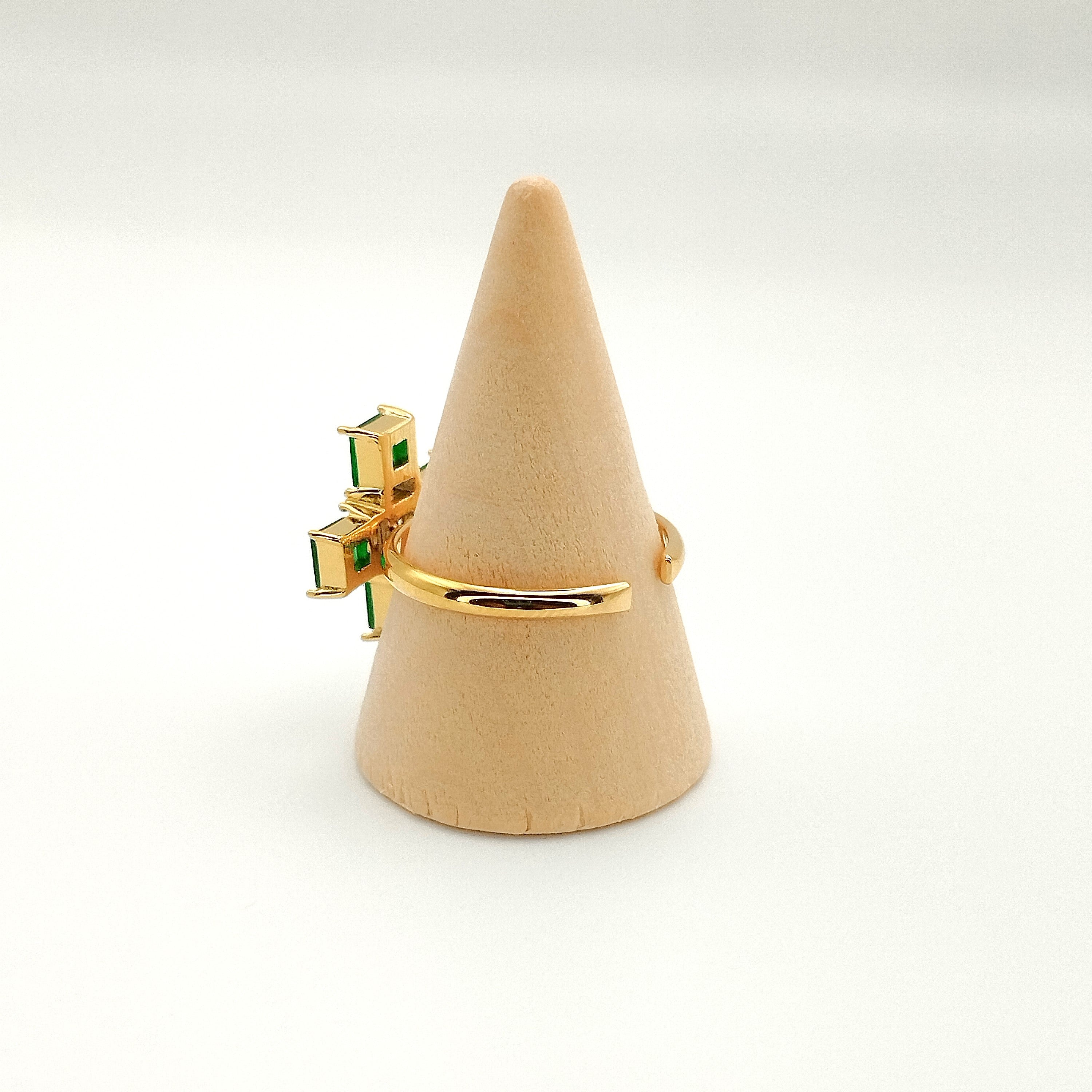 Δαχτυλίδι με πράσινο σταυρό