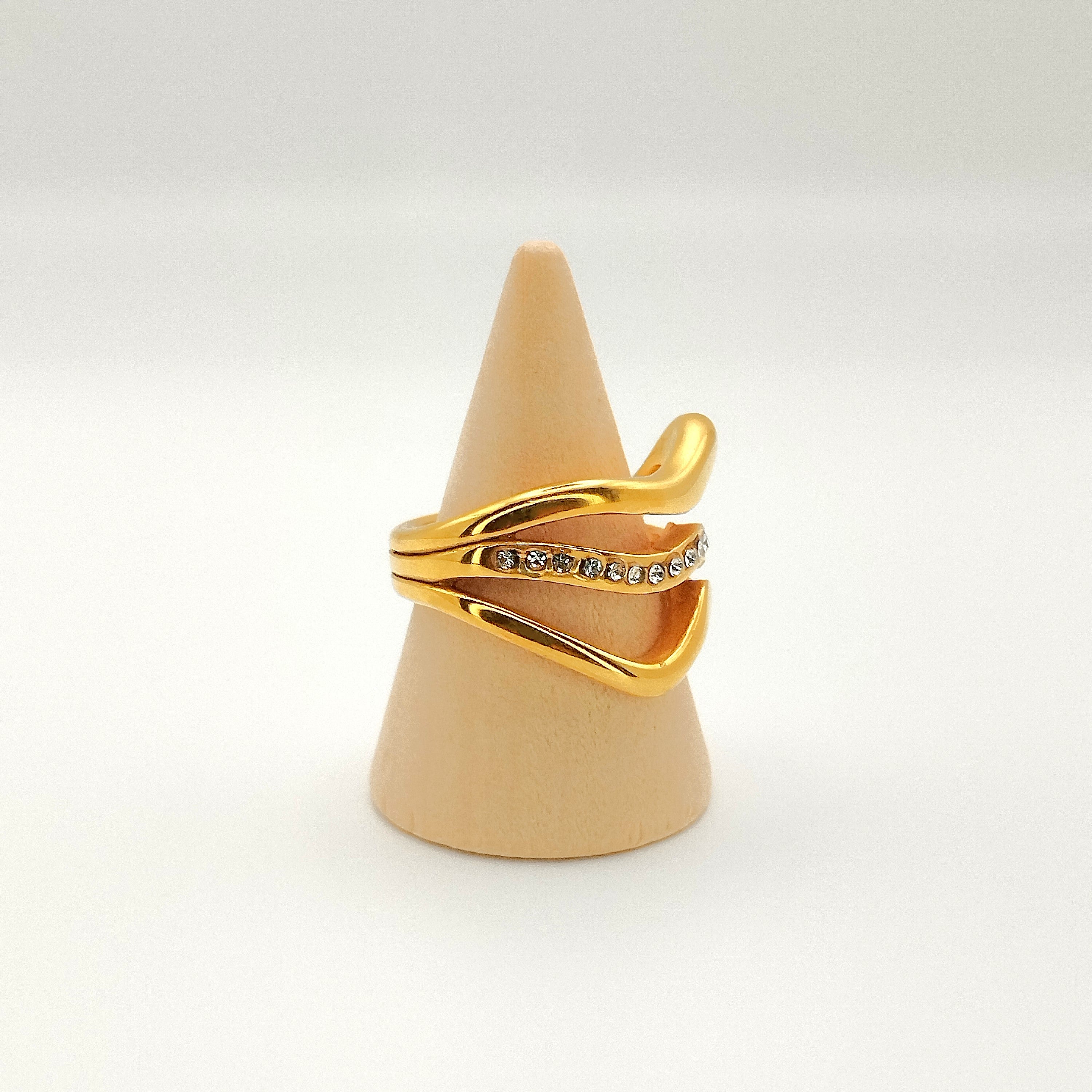 Δαχτυλίδι σφυρήλατο ασύμμετρο με διαμαντάκια