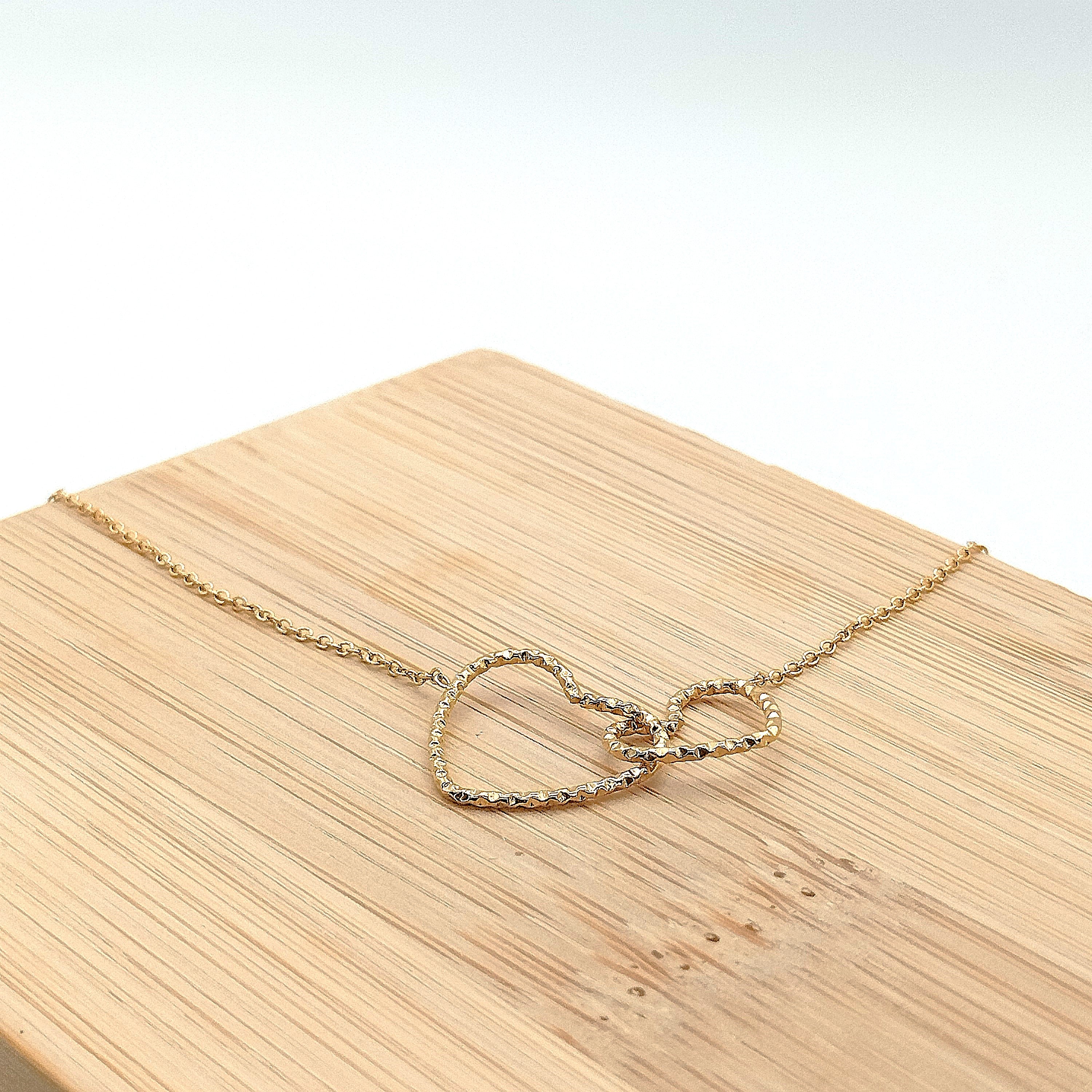 Βραχιόλι minimal με καρδιές Χρυσό