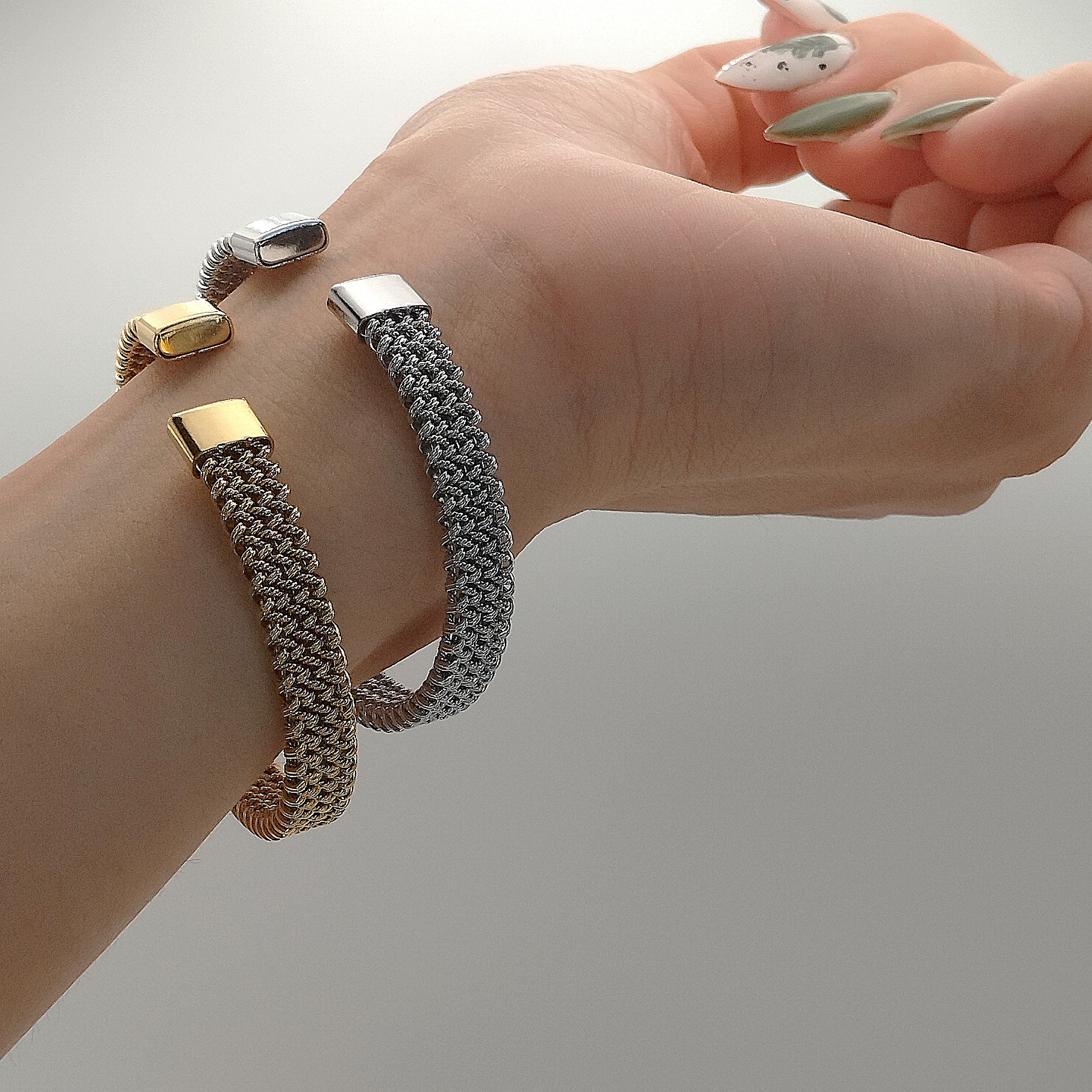 Χειροπέδα πλεκτή 3