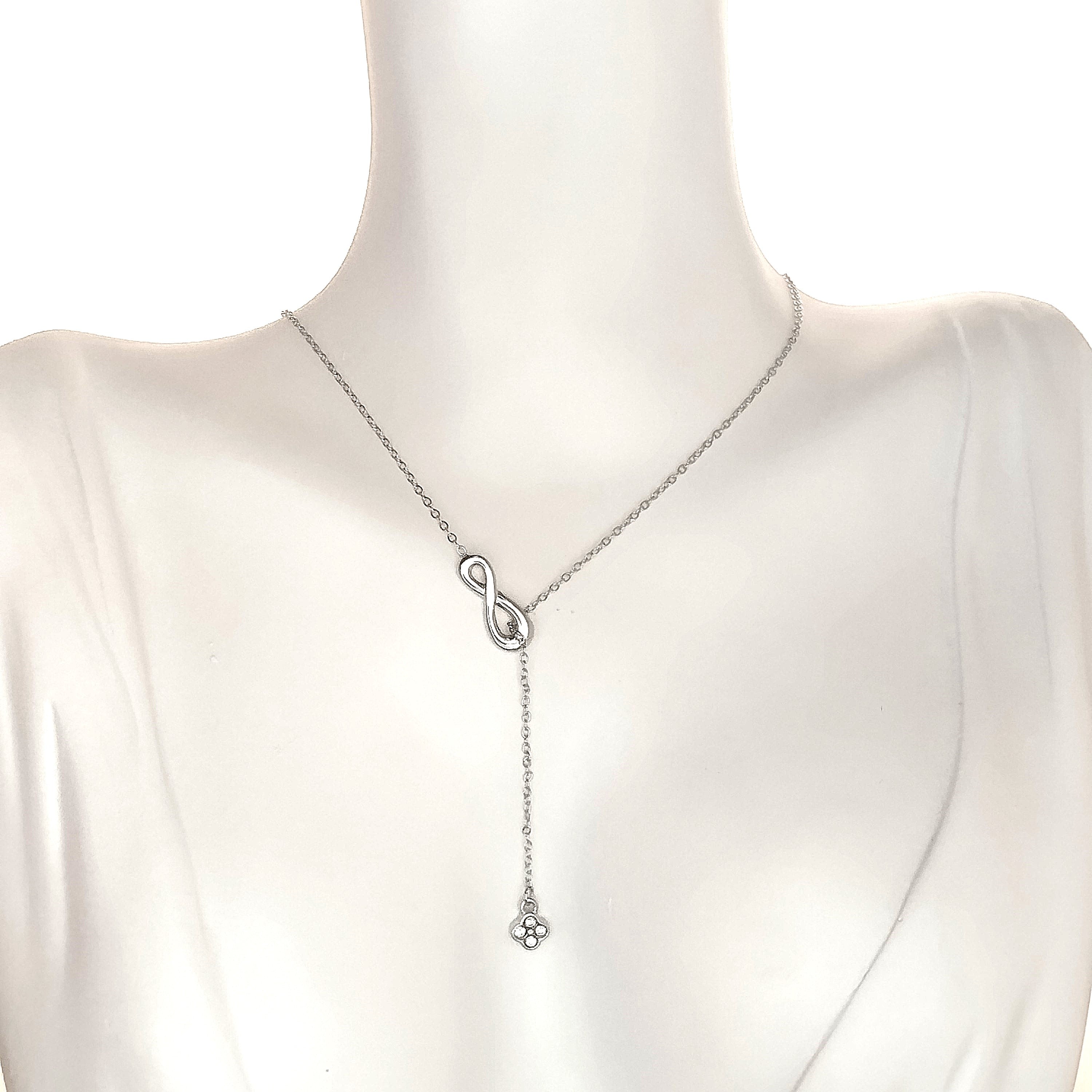 Κολιέ άπειρο με κρεμαστό τριφύλλι Ασημί