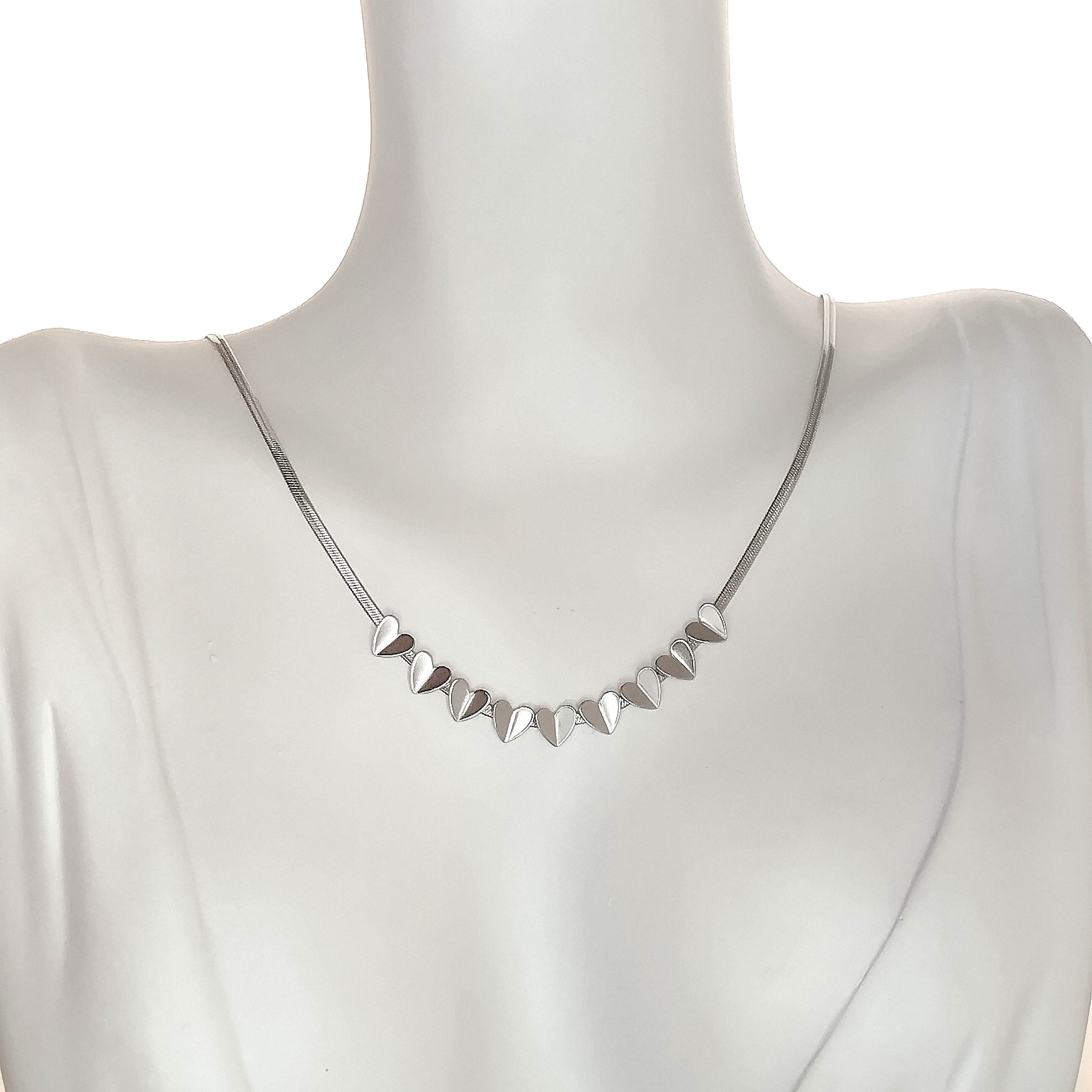 Κολιέ φίδι με καρδιές Ασημί