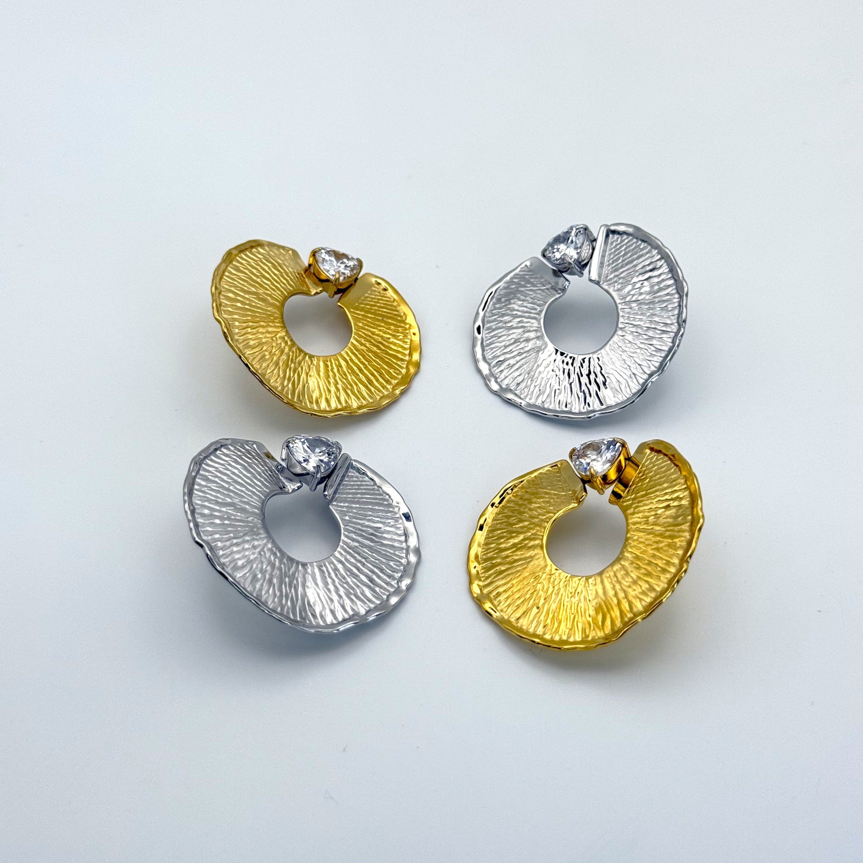 Σκουλαρίκια Πλακέ Με Διαμαντάκια